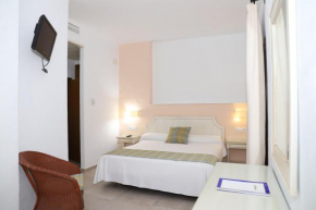Hostal Doña Lola Marina